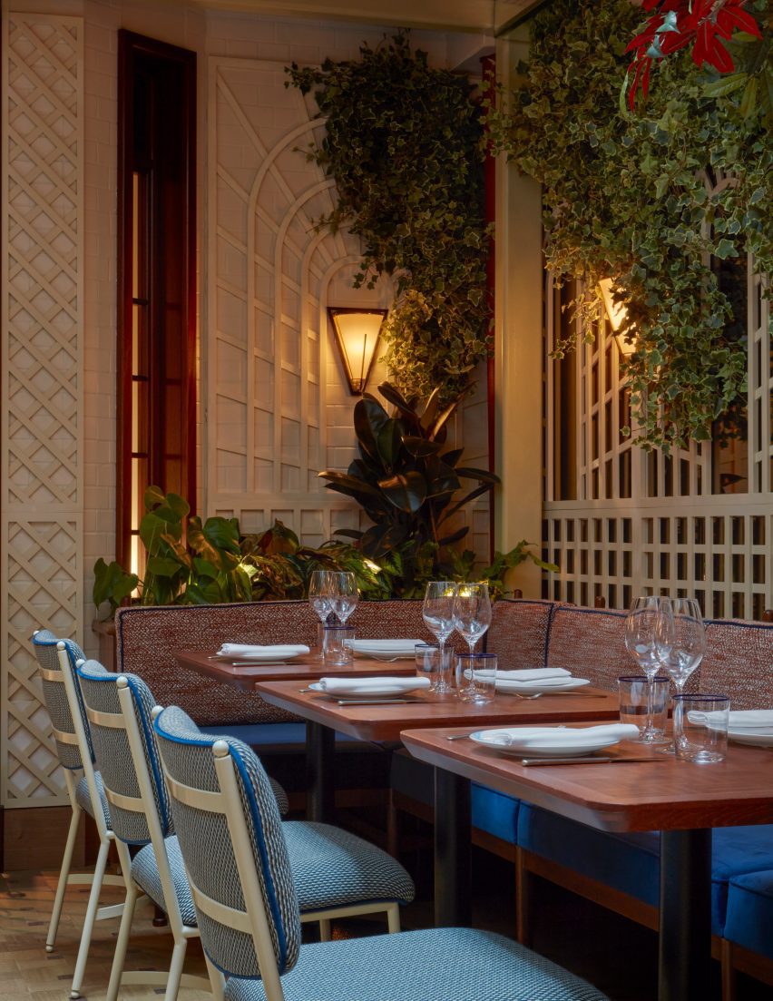 Dining room with lattice