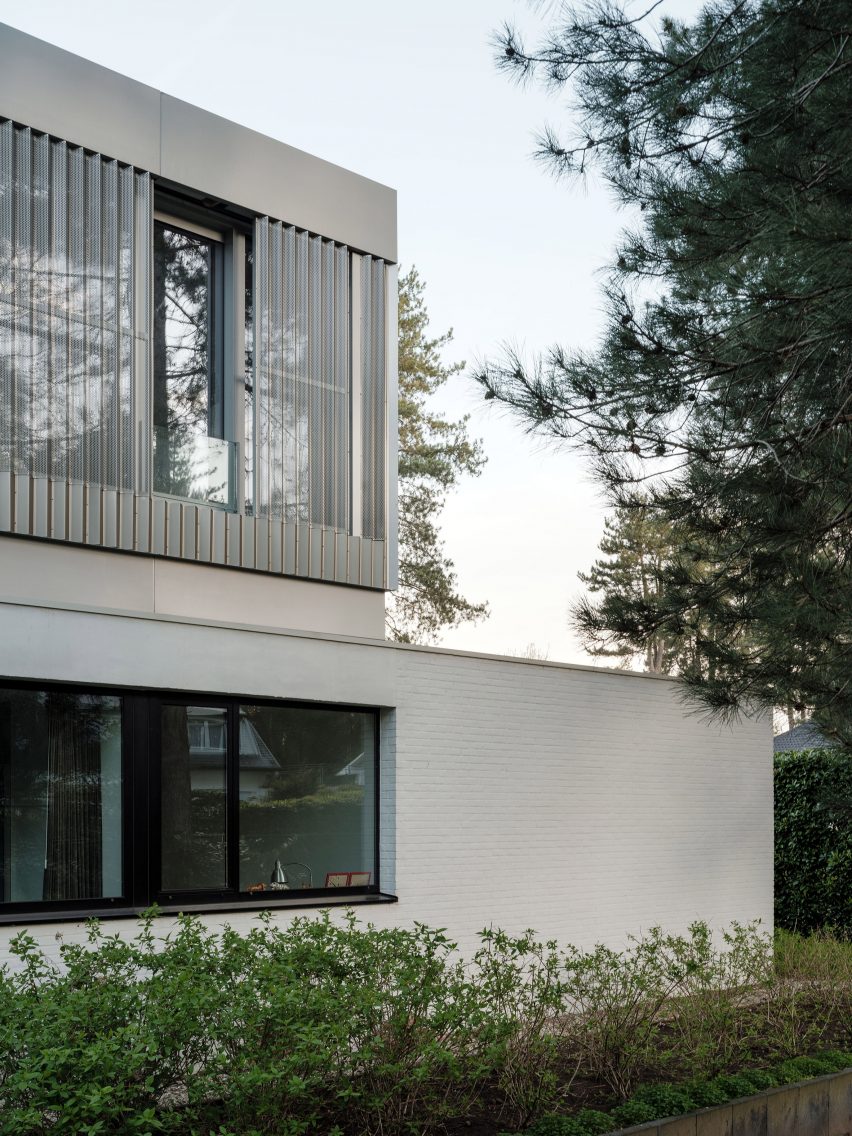 Exterior of the BEEV home by ISM Architecten