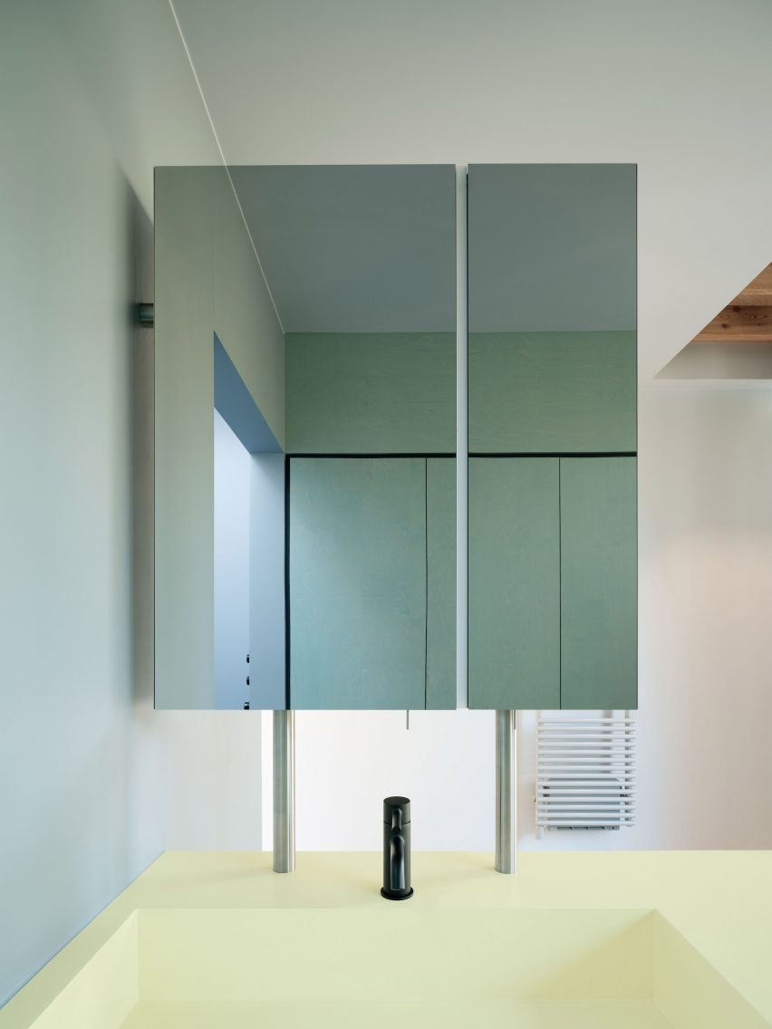 Bathroom interior at the BEEV home by ISM Architecten