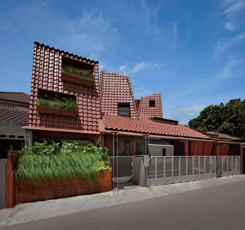 Exterior of Distracted House in Indonesia by Ismail Solehudin Architecture