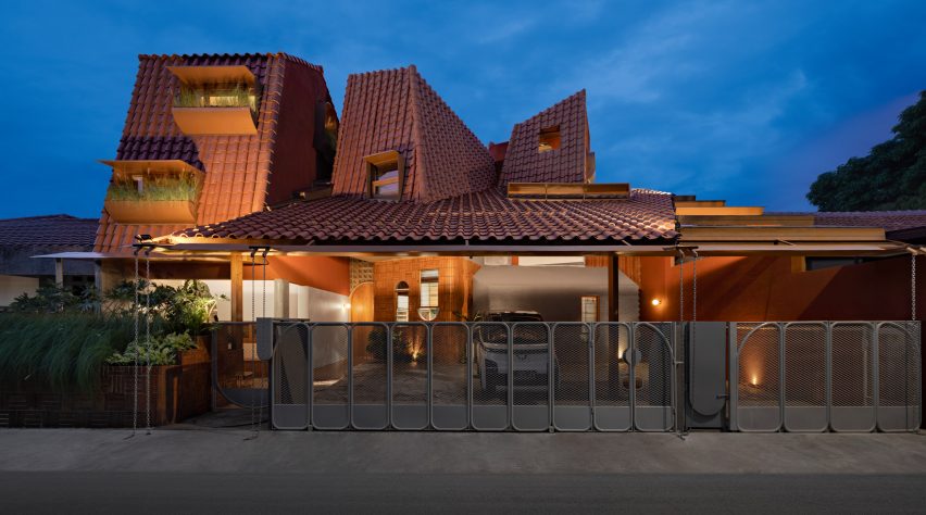 Exterior of Distracted House by Ismail Solehudin Architecture