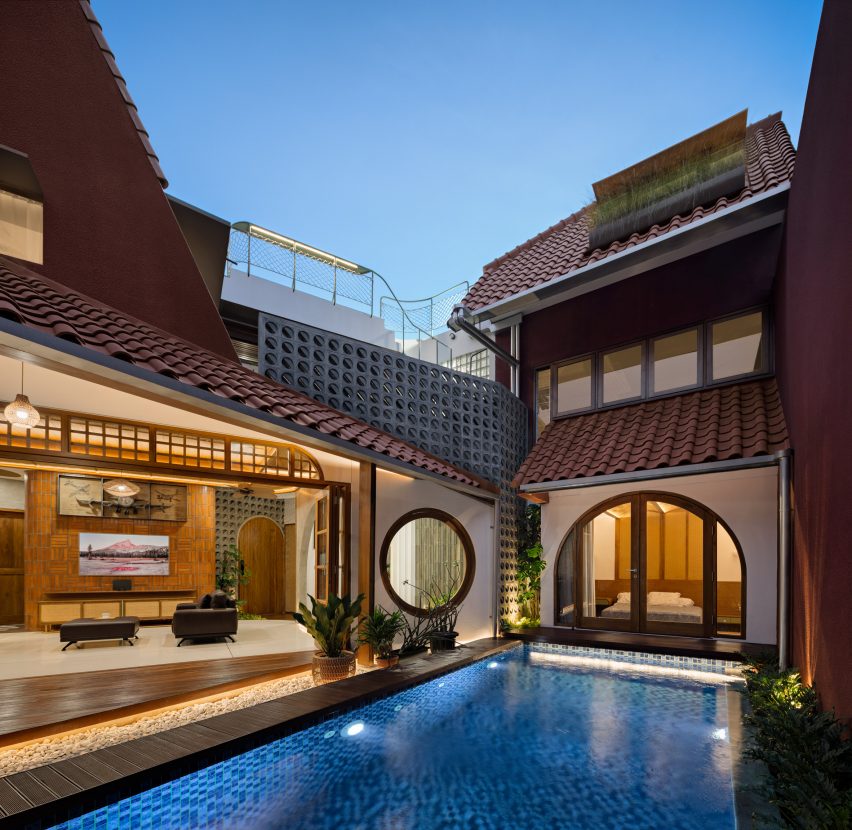 Courtyard swimming at a Jakarta home