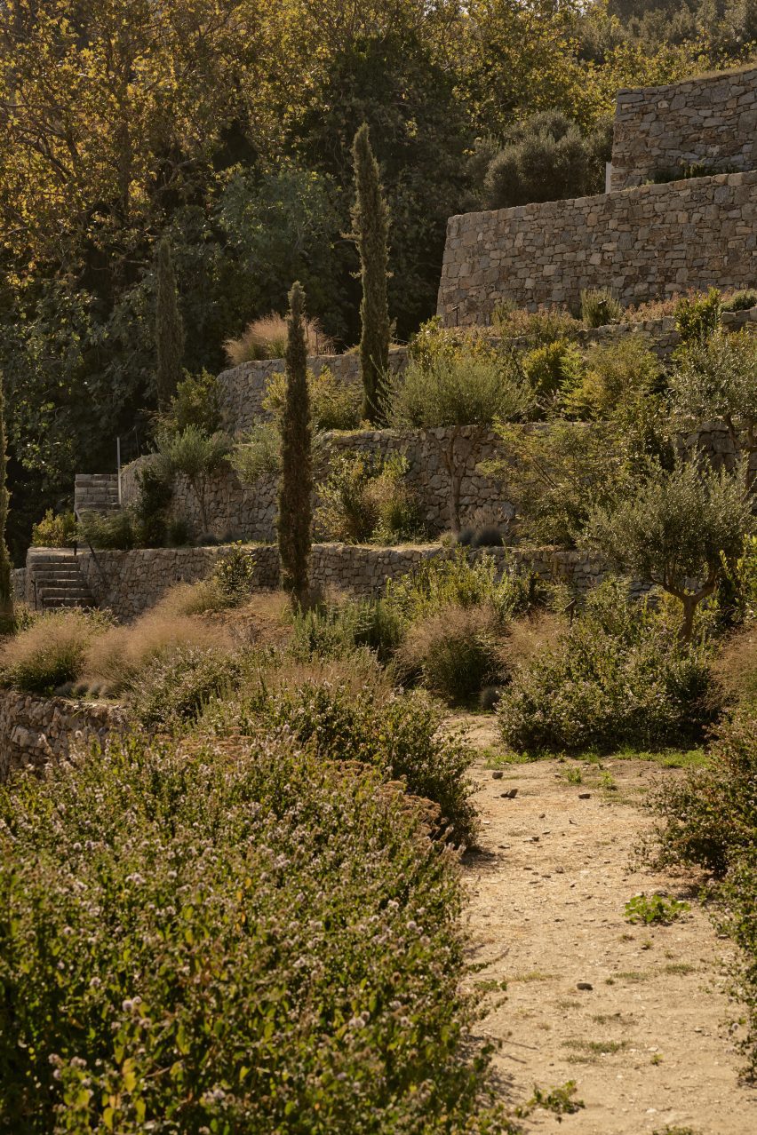 Shubbery and outdoor space at Liknon by K-studio