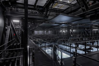 Gantry in Lindemann Center