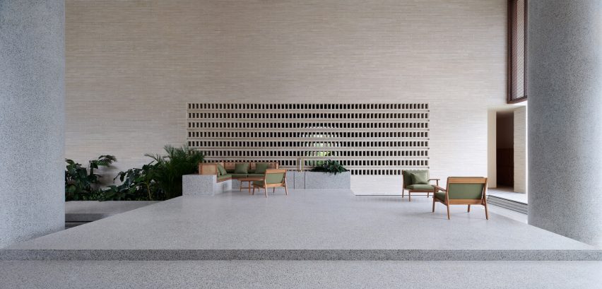 Reception area at the Sanya Wellness Retreat hotel in Hainan by Neri&Hu