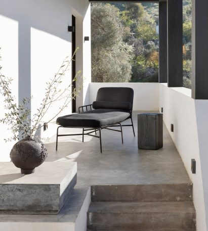 Palm daybed by Jean-Michel Wilmotte for Parla on a terrace