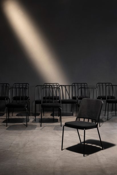 Palm X chair in black
