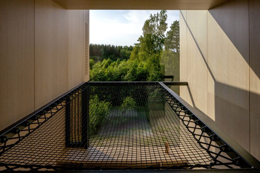 Mesh floor in Estonian house