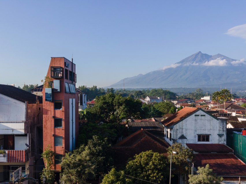 Exterior of PituRooms in Indonesia by Sahabat Selojene