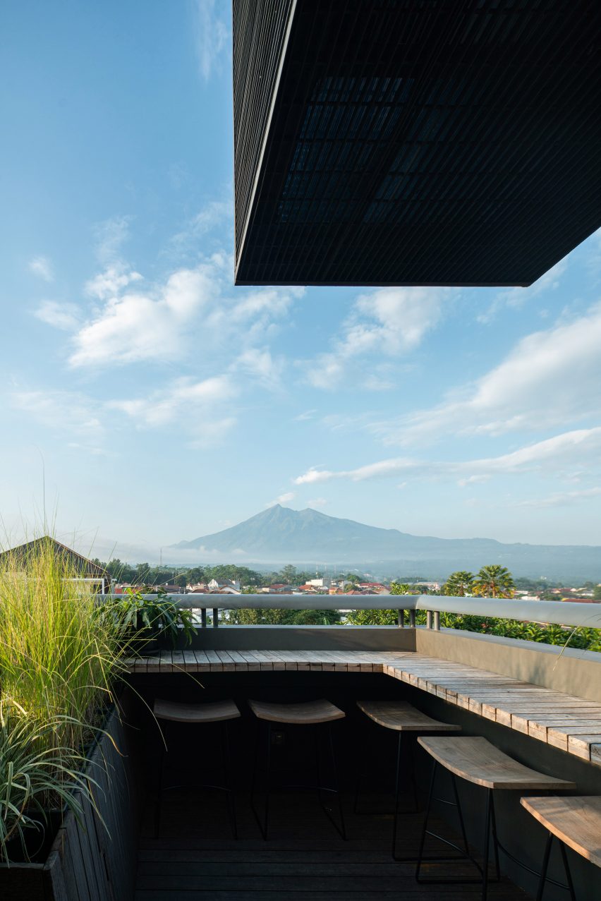 Exterior of PituRooms in Indonesia by Sahabat Selojene