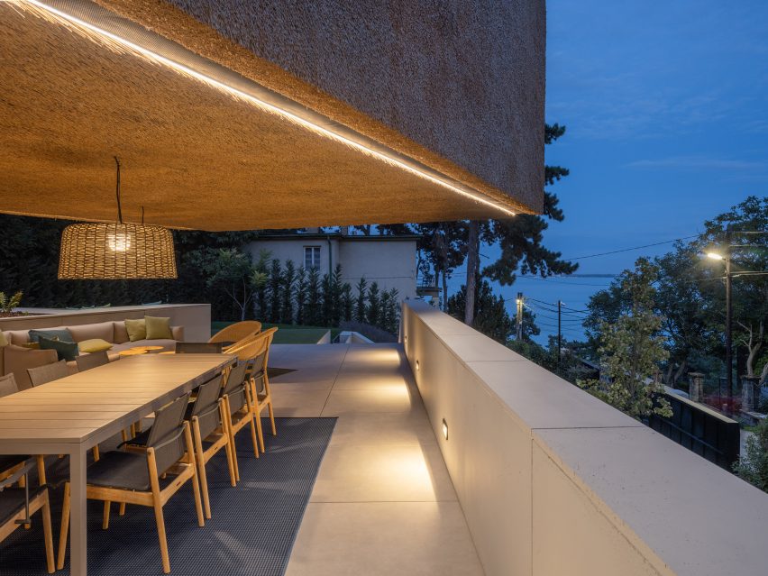 Summer House by RAPA Architects