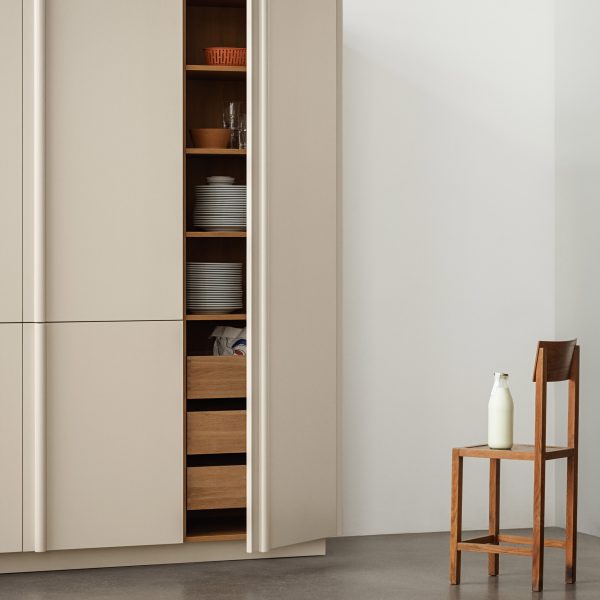 Column kitchen by Reform