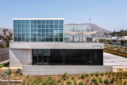 Riverside Plant Research One 1 by Perkins&Will