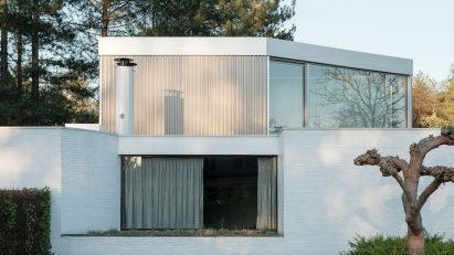 BEEV modernist home renovation in Belgium by ISM Architecten