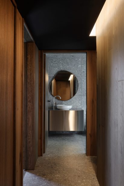 Bathroom in Corten steel cabin