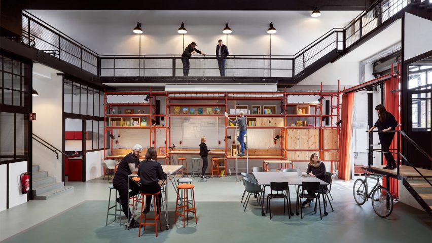 Interior of Hamburg offices by De Winder Architekten