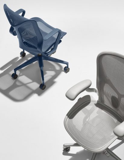 Two Aeron Onyx chairs in different colours