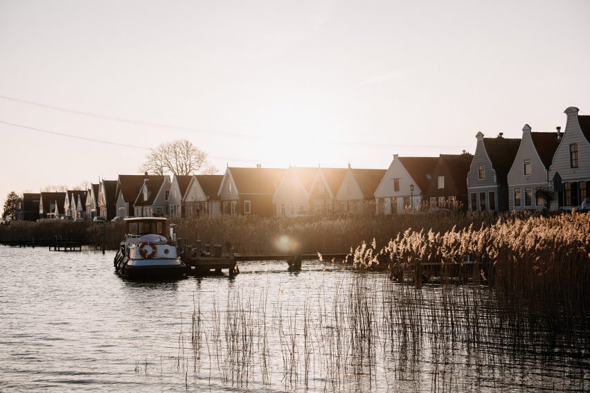 De Durgerdam hotel by Aedes and Buro Belén