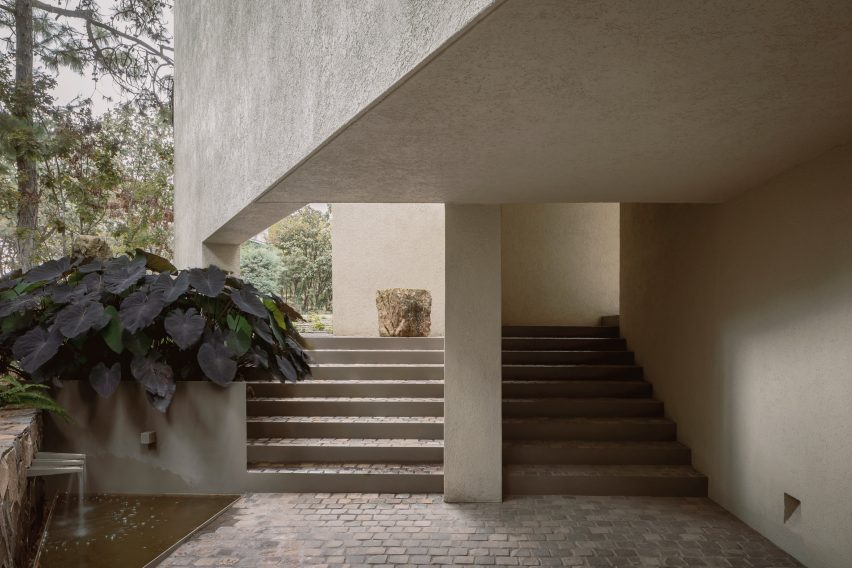 outdoor steps at Casa Cielo by COA Arquitectura