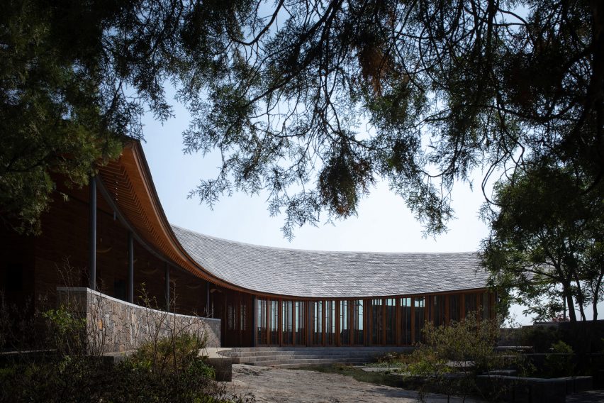 Curving Dapi Mountain Restaurant by Galaxy Arch