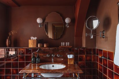 Bathroom of De Durgerdam hotel by Buro Belén