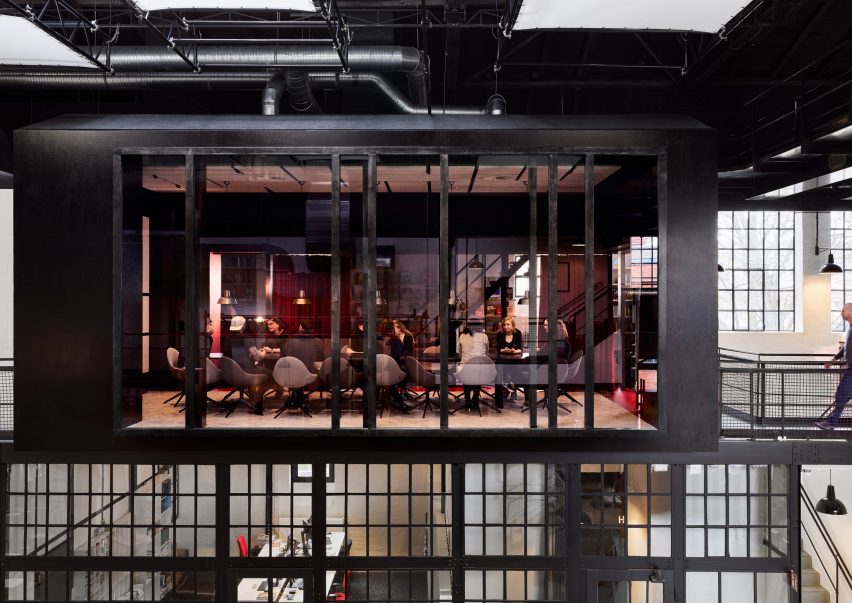 Industrial office building by De Winder Architekten