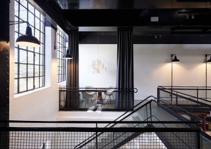 Industrial office building by De Winder Architekten