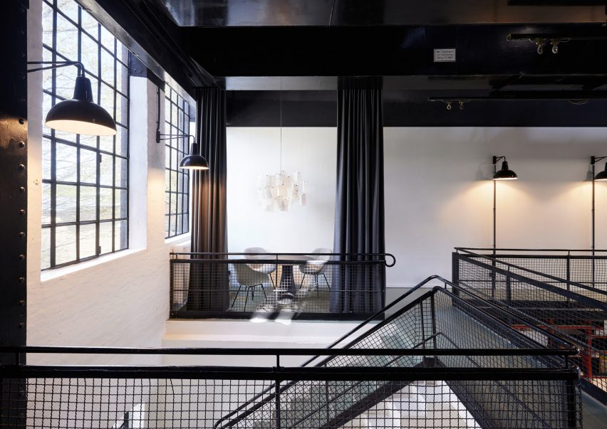 Industrial office building by De Winder Architekten