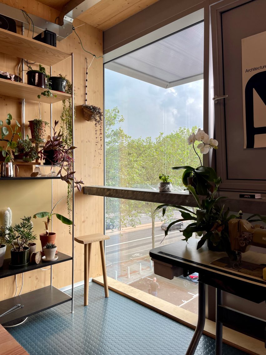 CLT interior of Workstack by dRMM