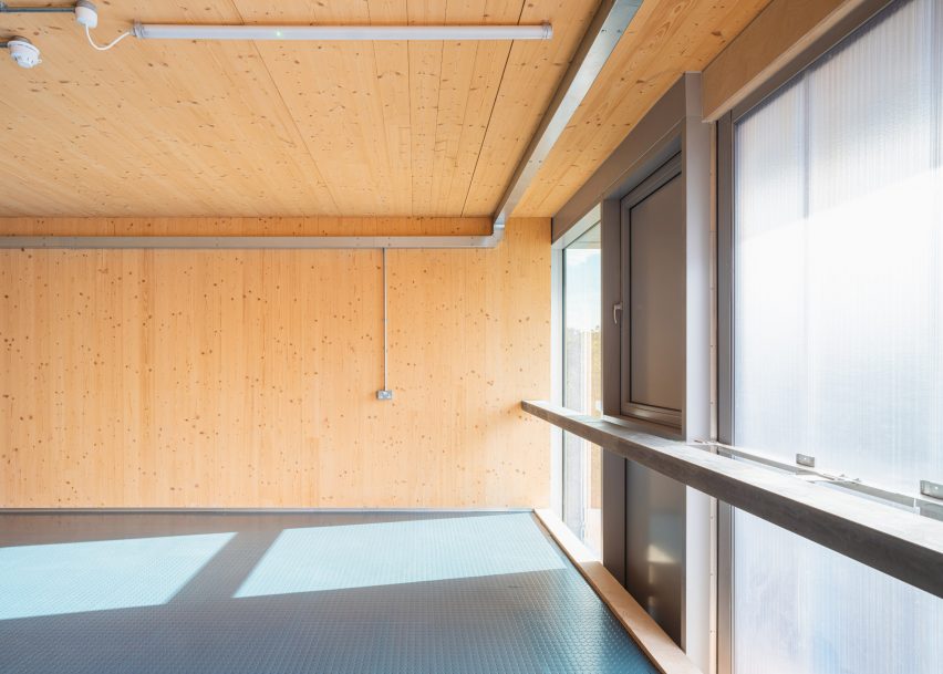 CLT interior of Workstack by dRMM