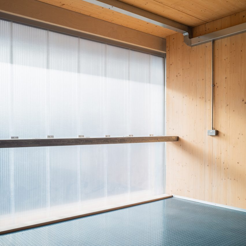 CLT interior of Workstack by dRMM