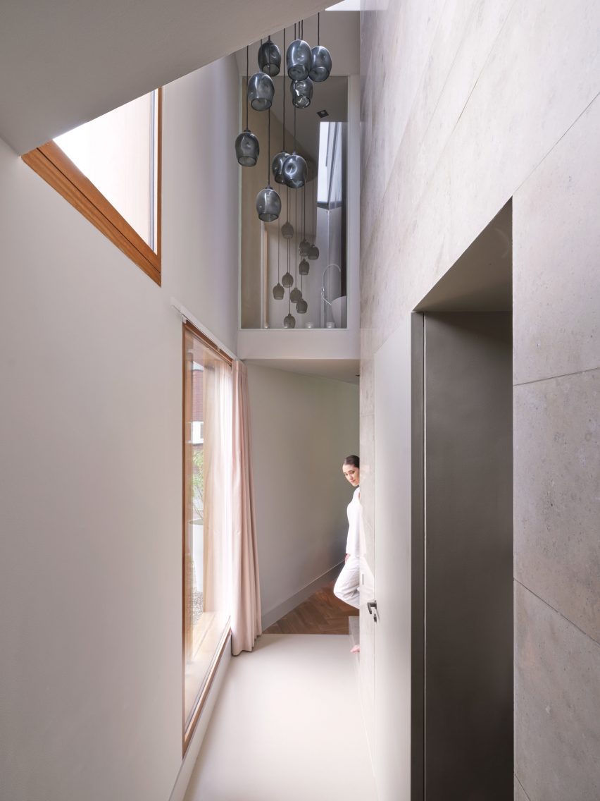 Atrium in Edge House by Studio Prototype
