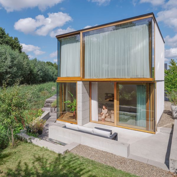 Edge House by Studio Prototype