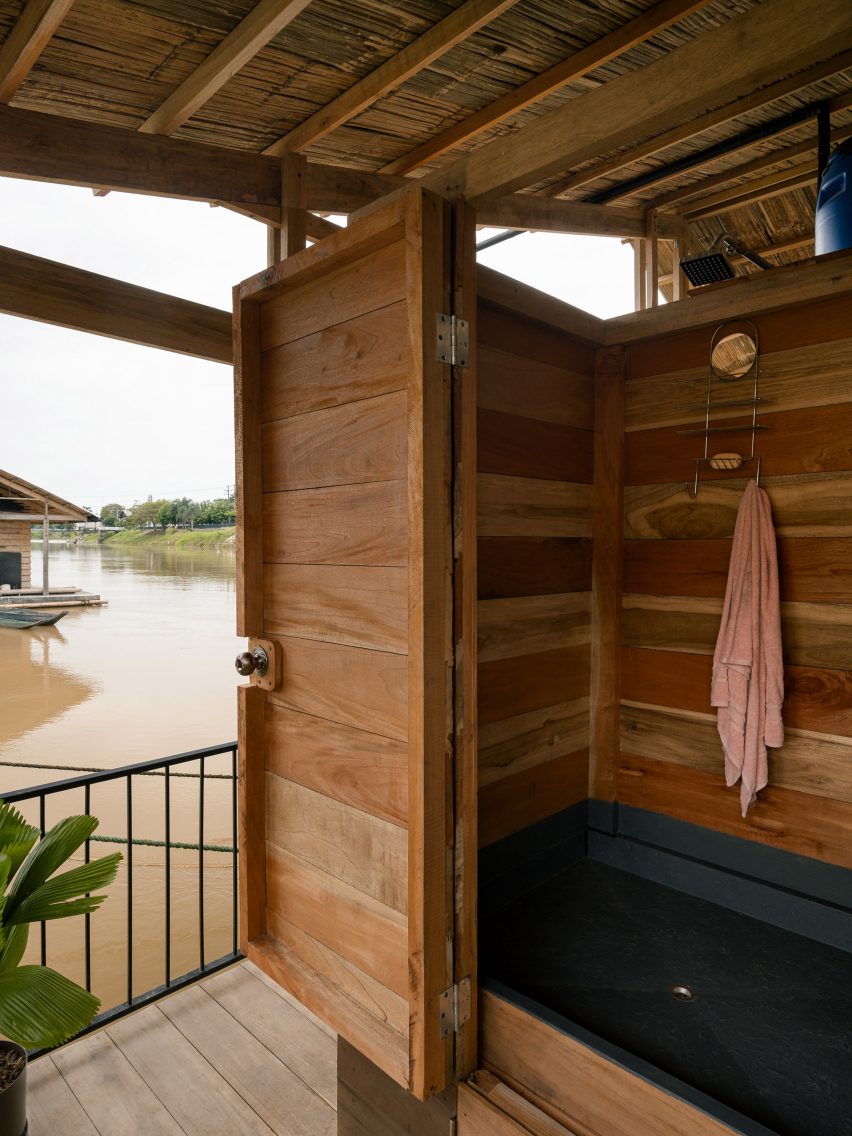 Floating house by Natura Futura and Juan Carlos Bamba