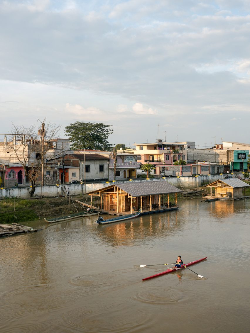 Floating house by Natura Futura and Juan Carlos Bamba