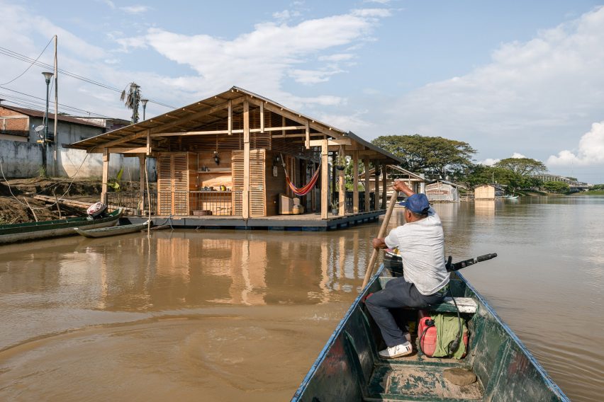 Floating house by Natura Futura and Juan Carlos Bamba