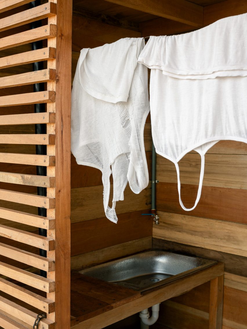 Floating house by Natura Futura and Juan Carlos Bamba