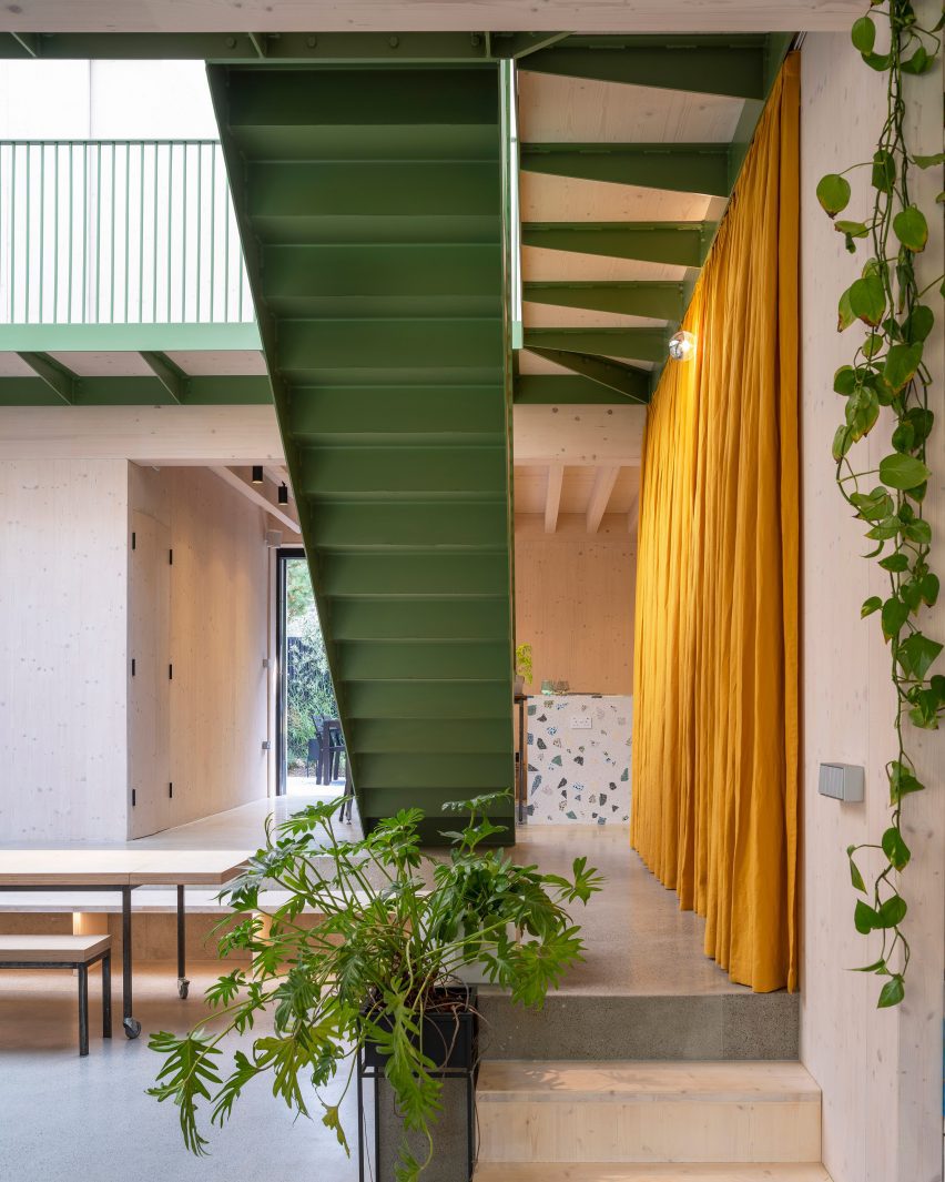 Interior atrium space at Green House by Hayhurst and Co