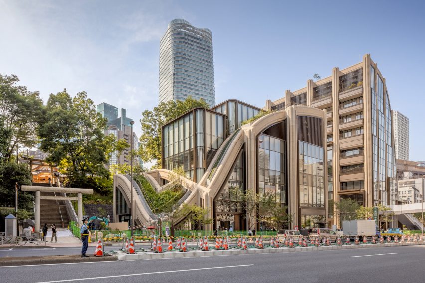 Azabudai Hills by Heatherwick Studio in Tokyo