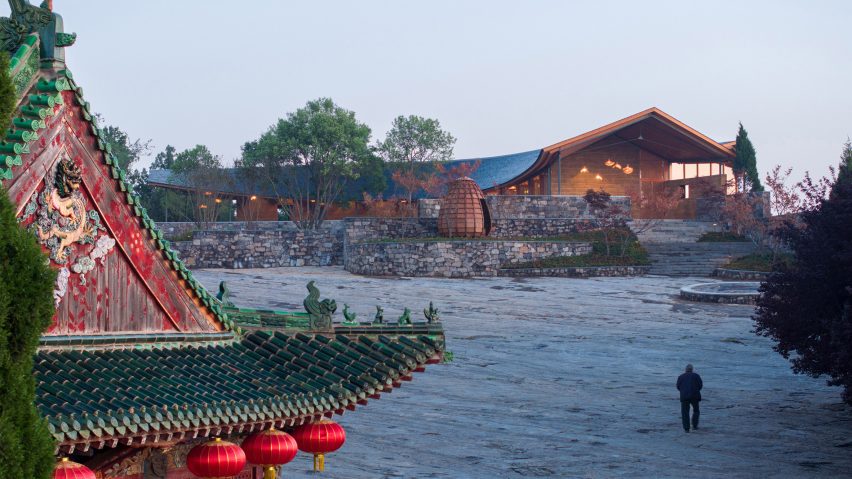 Dapi Mountain Restaurant on a historical site in China by Galaxy Arch