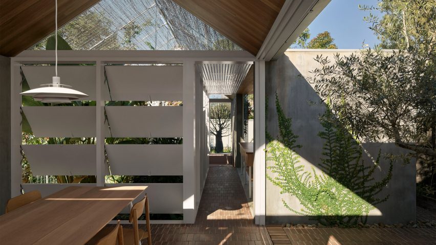 Hopscotch House in Brisbane by John Ellway Architect