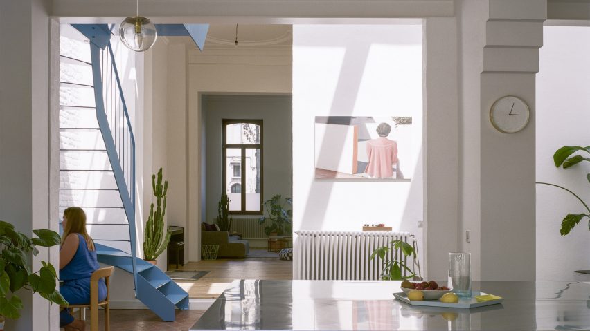 Belgian home with a blue metal staircase by Mamout
