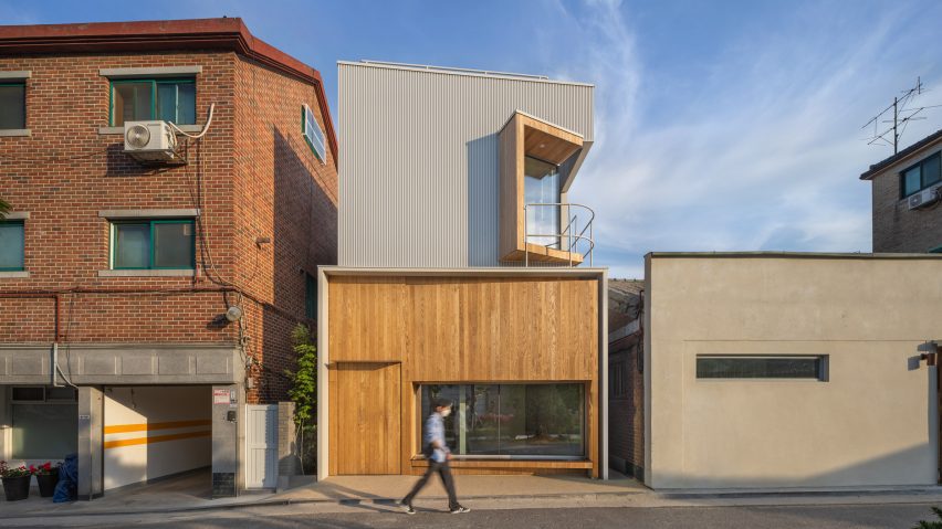 YounghanChung Architects designs small study in Seoul