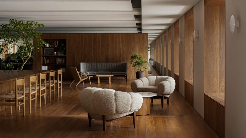 Mitsui & Co Real Estate office in Tokyo by Flooat