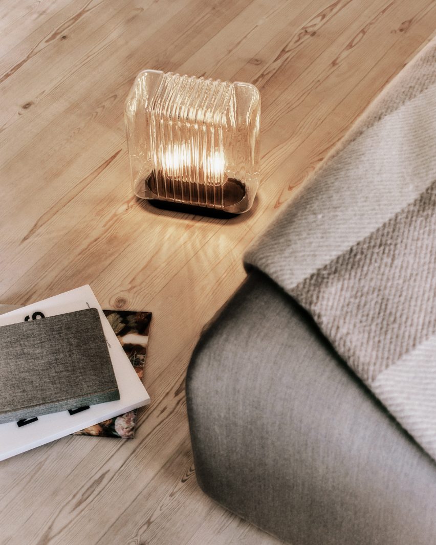 Lari mini lamp by Karakter