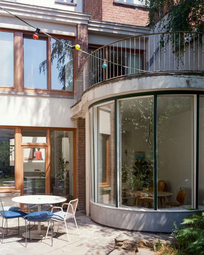 Exterior of a Belgian home renovation by Mamout