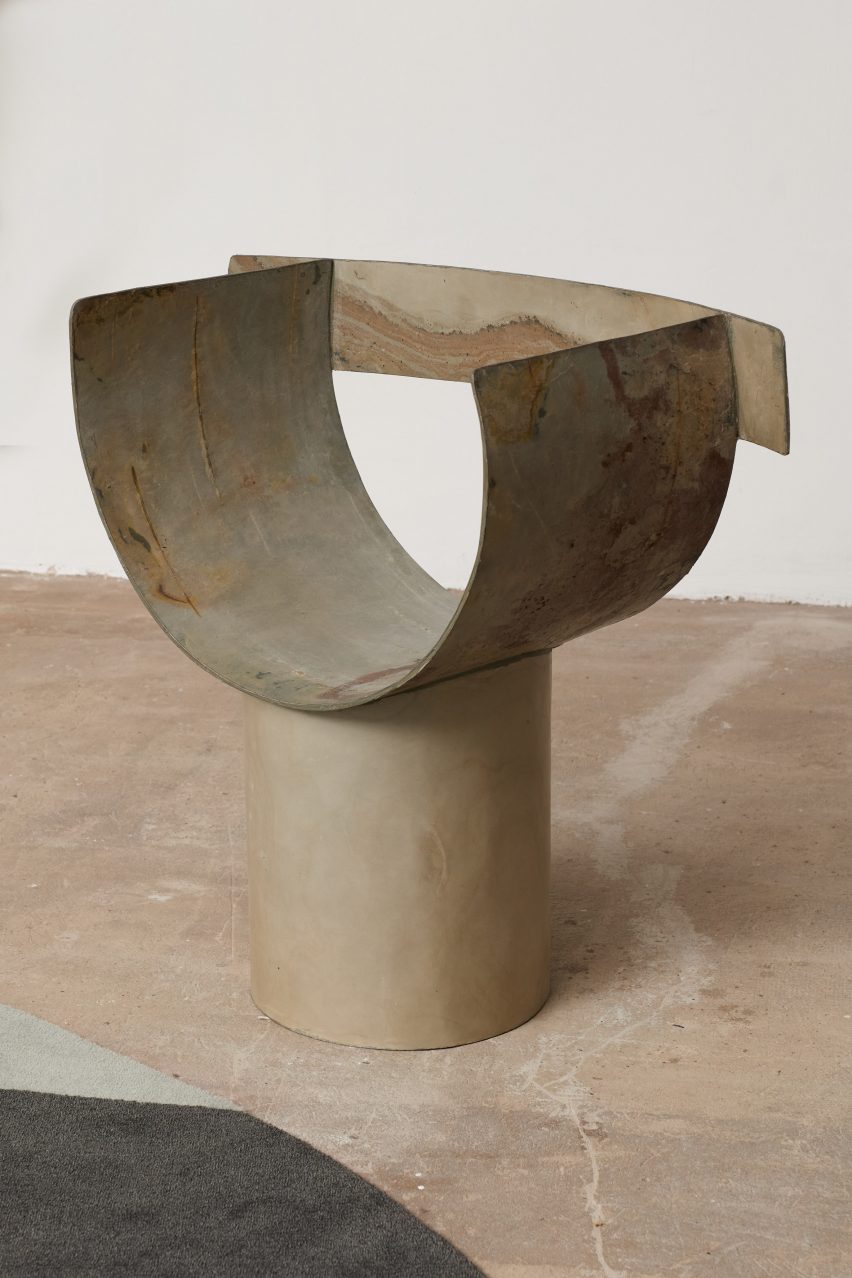 A cylindrical seat