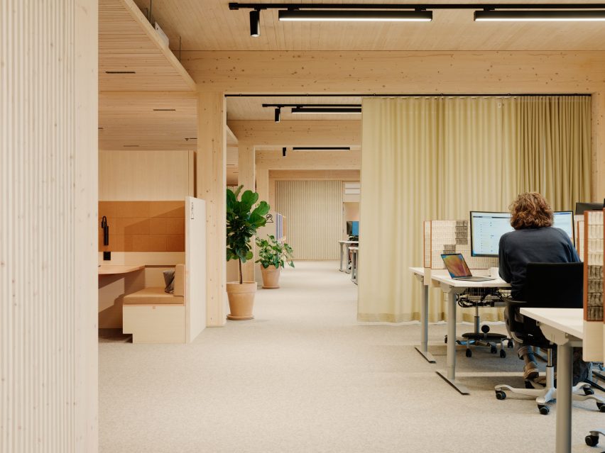 Timber office by Oslotre designs in Norway