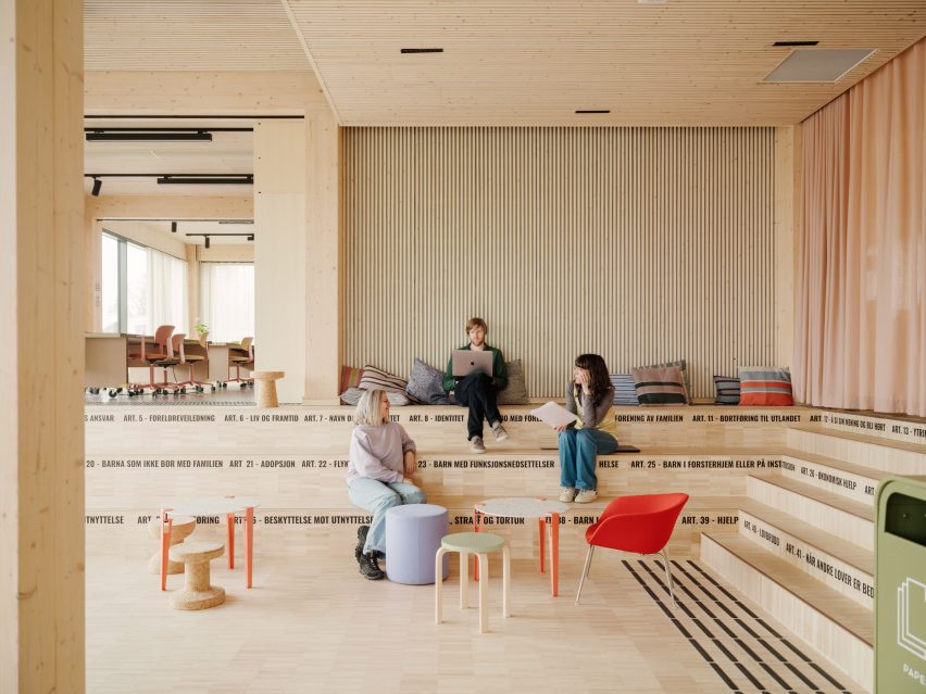 Timber office by Oslotre designs in Norway