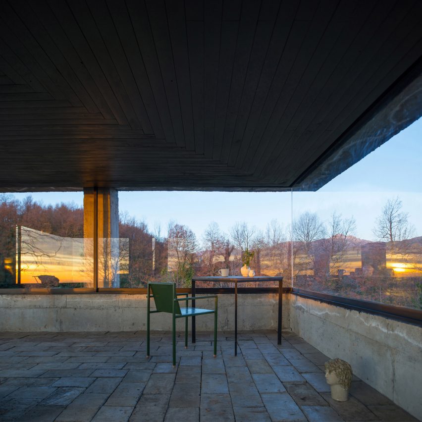 Inside Rosa pavilion with frameless glass at the corners